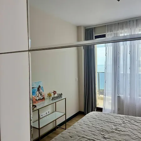 Sunrise L 1bd Sea View L Pool L Free Parking Apartmán Varna