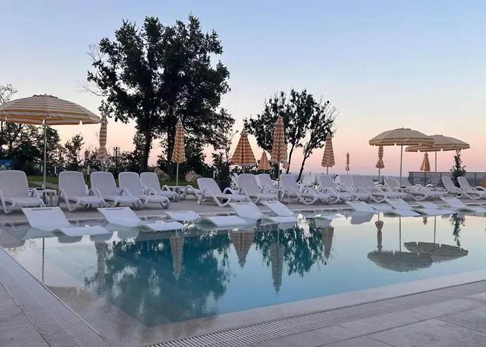 Sunrise L 1bd Sea View L Pool L Free Parking شقة فارنا